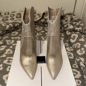 DOLCE VITA NESTLY LIGHT GOLD METALLIC SUEDE